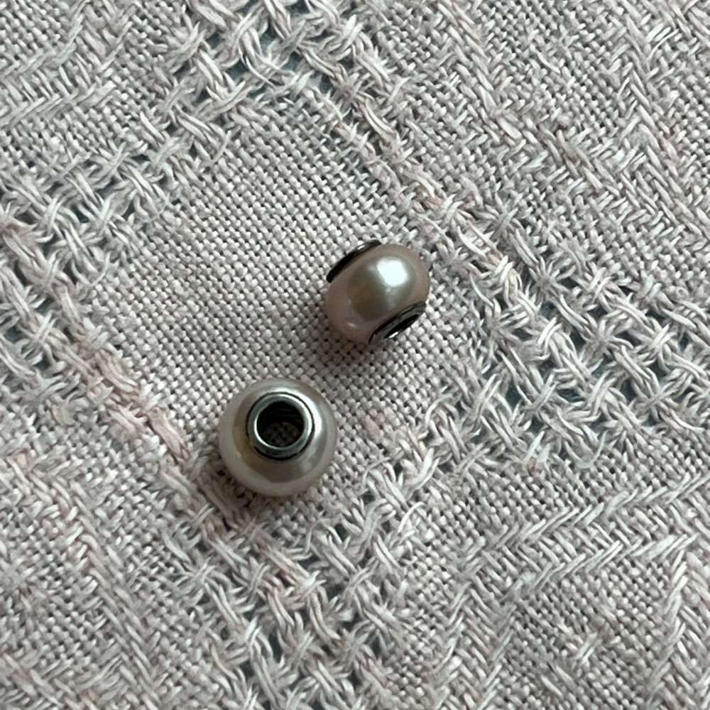 Trollbeads Rosa pearl and silver bead or charm.